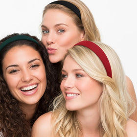 Huachi headband worn by a model outdoors