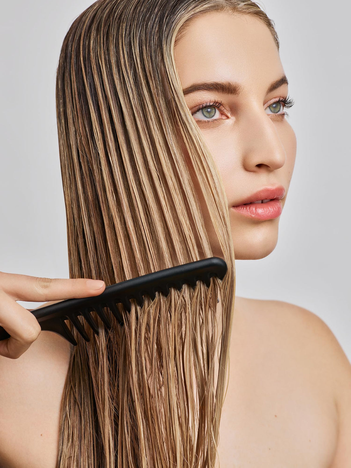 IN COMMON Magic Myst 4-in-1 Spray with styling tools