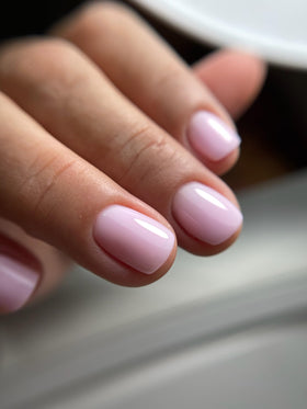 IN.HYPE Hard Builder Gel application on nails