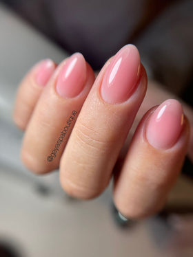 IN.HYPE Hard Builder Gel application on nails