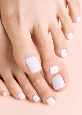 inside contents of ohora Semi Gel Pedi Strips including nail wraps and tools