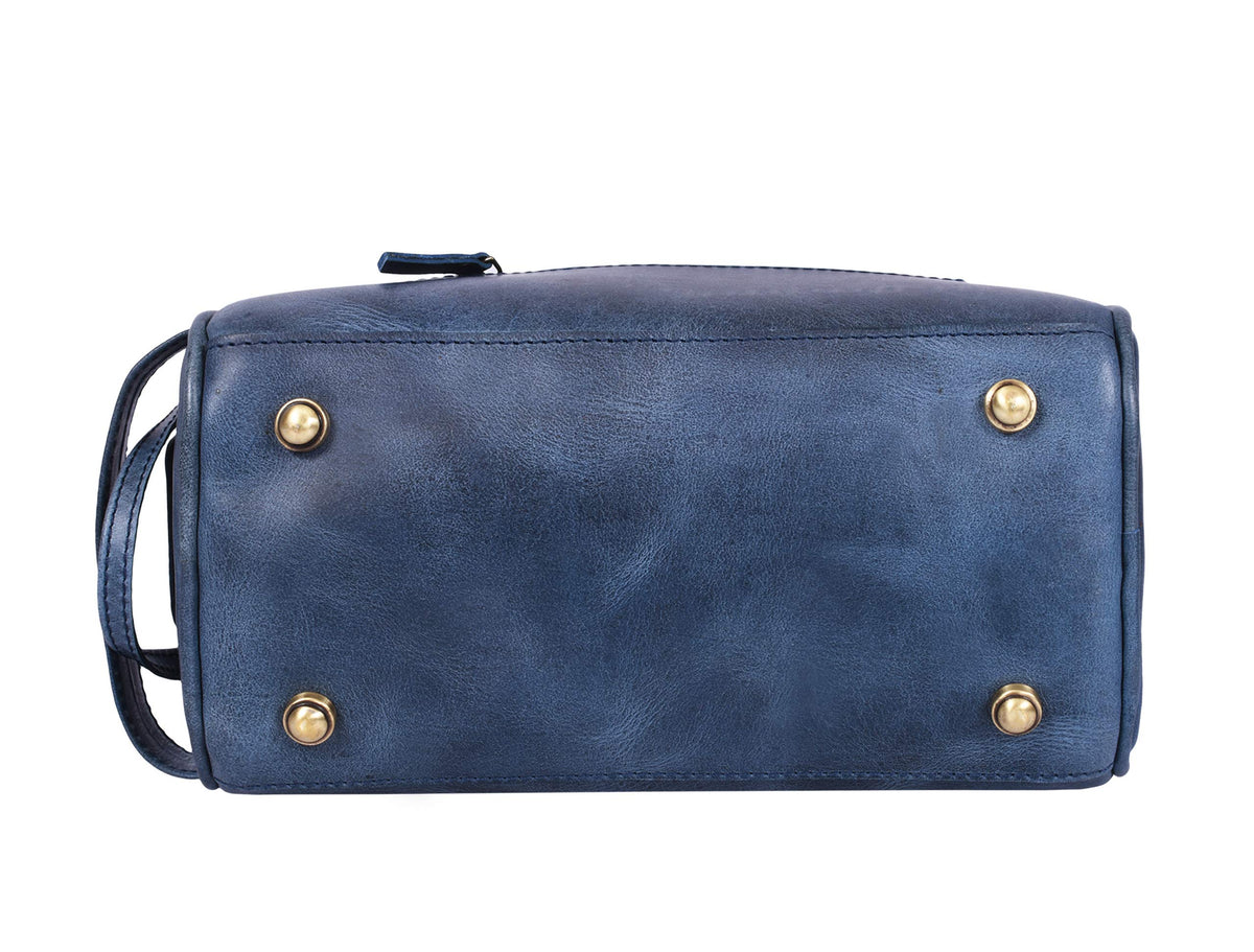 Interior of AARON LEATHER GOODS 10" Toiletry Pouch with waterproof lining