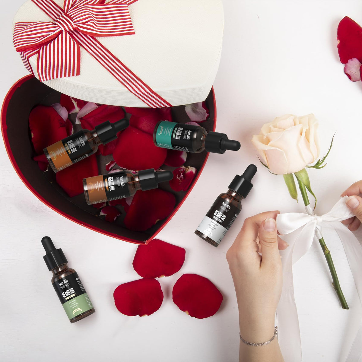 ISNER MILE Beard Oil Set with natural ingredients