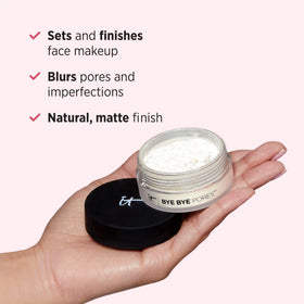 IT Cosmetics Bye Bye Pores Loose Setting Powder texture close-up
