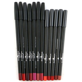 Italia Deluxe Lip Liner creamy formula close-up