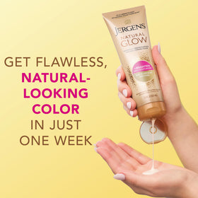 Jergens Natural Glow lotion application on skin