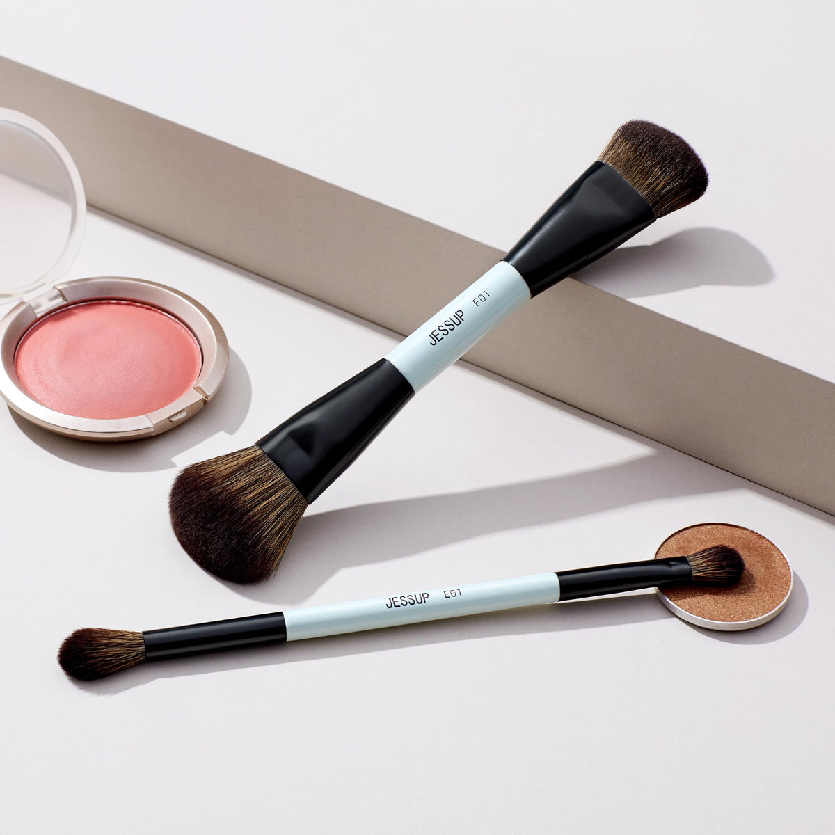 Jessup makeup brushes set with packaging