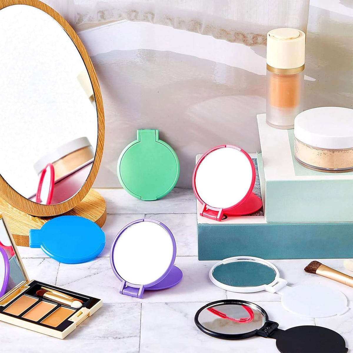 Jetec compact mirror in hand for easy portability
