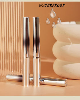 Jiodama mascara in hand with warm water for removal