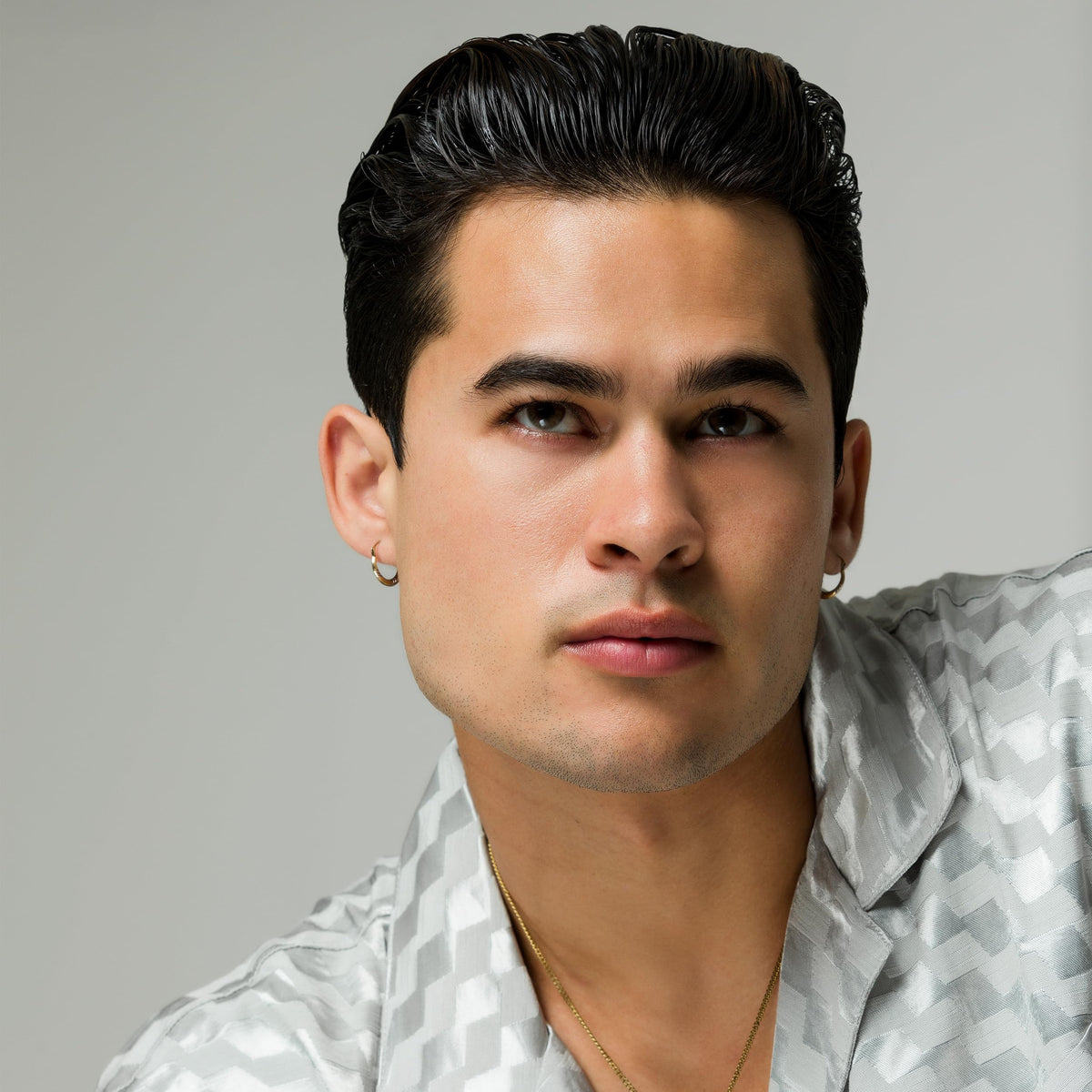 JOHNNY B. Mode Gel application on medium to thick hair