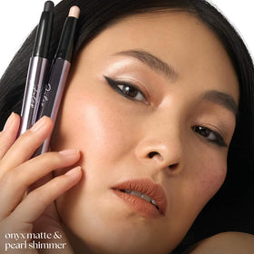 Julep Eyeshadow 101 Crème-to-Powder Stick Pearl Shimmer applied on eyelids