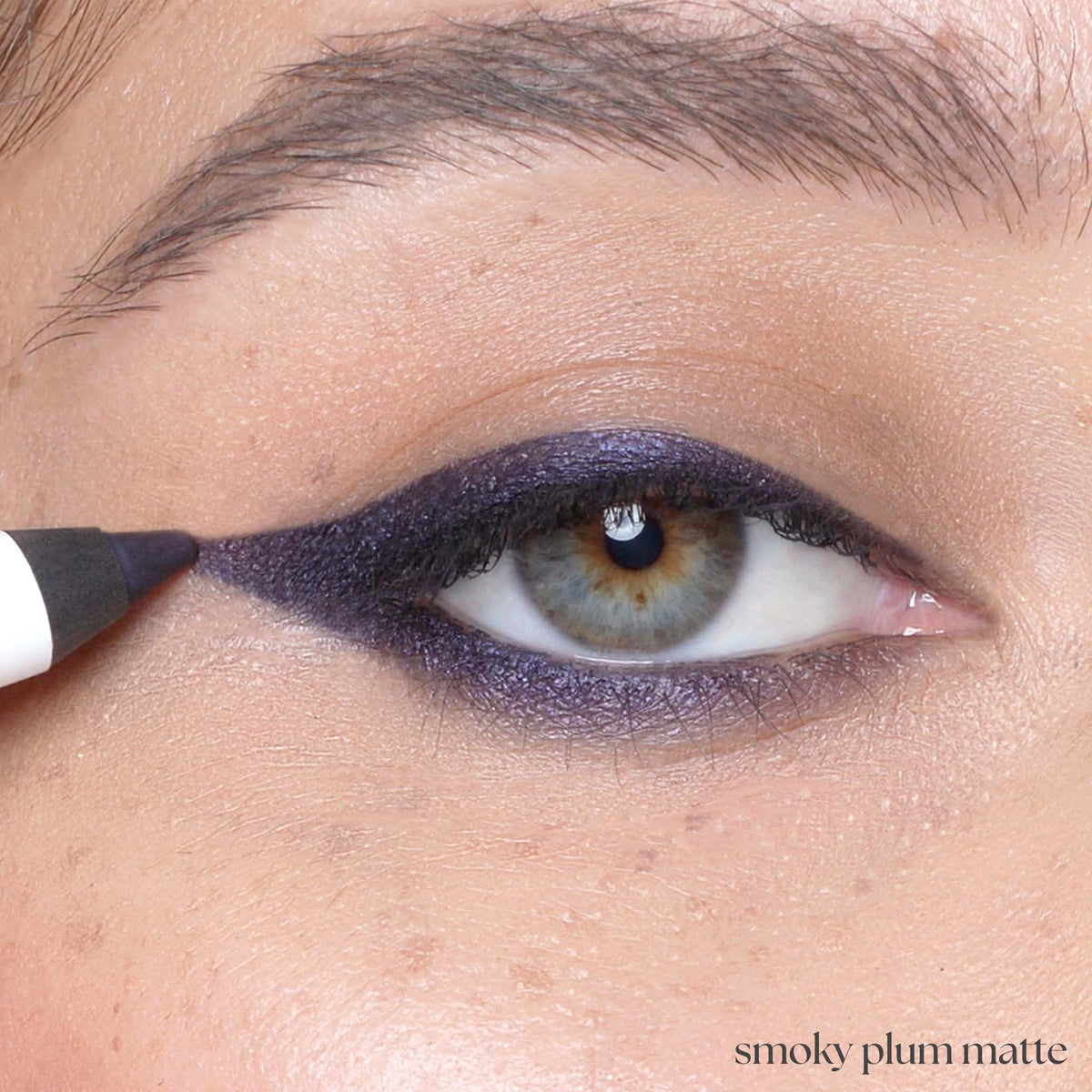 Julep When Pencil Met Gel Eyeliner Smoky Plum Matte close-up