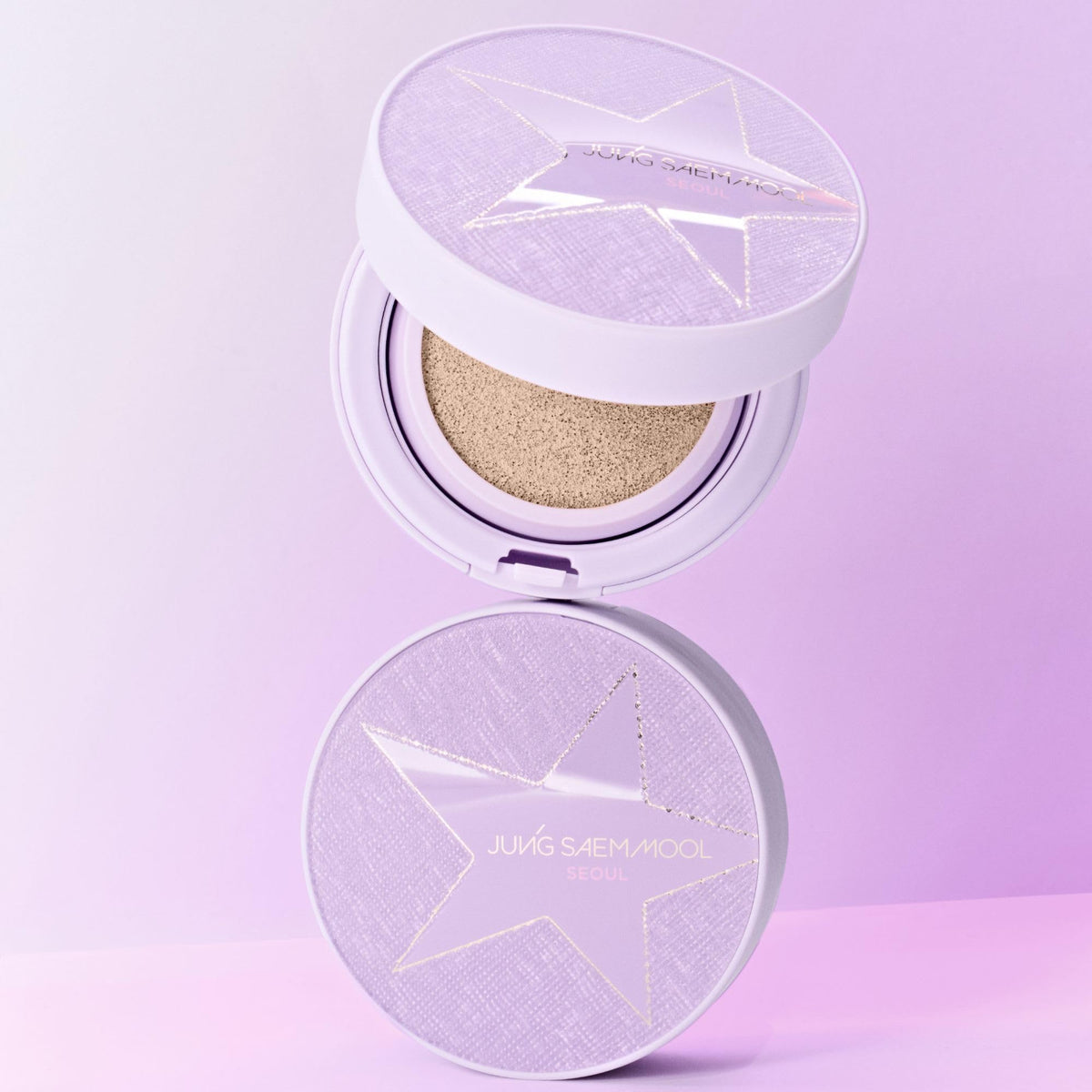 JUNG SAEM MOOL Essential Skin Nuder Cushion Case packaging with holiday theme