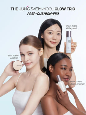 JUNG SAEM MOOL Essential Skin Nuder Cushion Mini in hand
