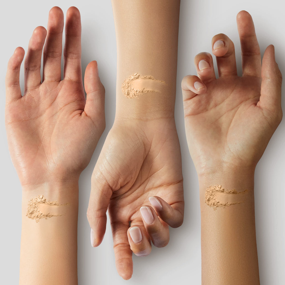 JUNG SAEM MOOL Skin Nuder Cushion Foundation in hand