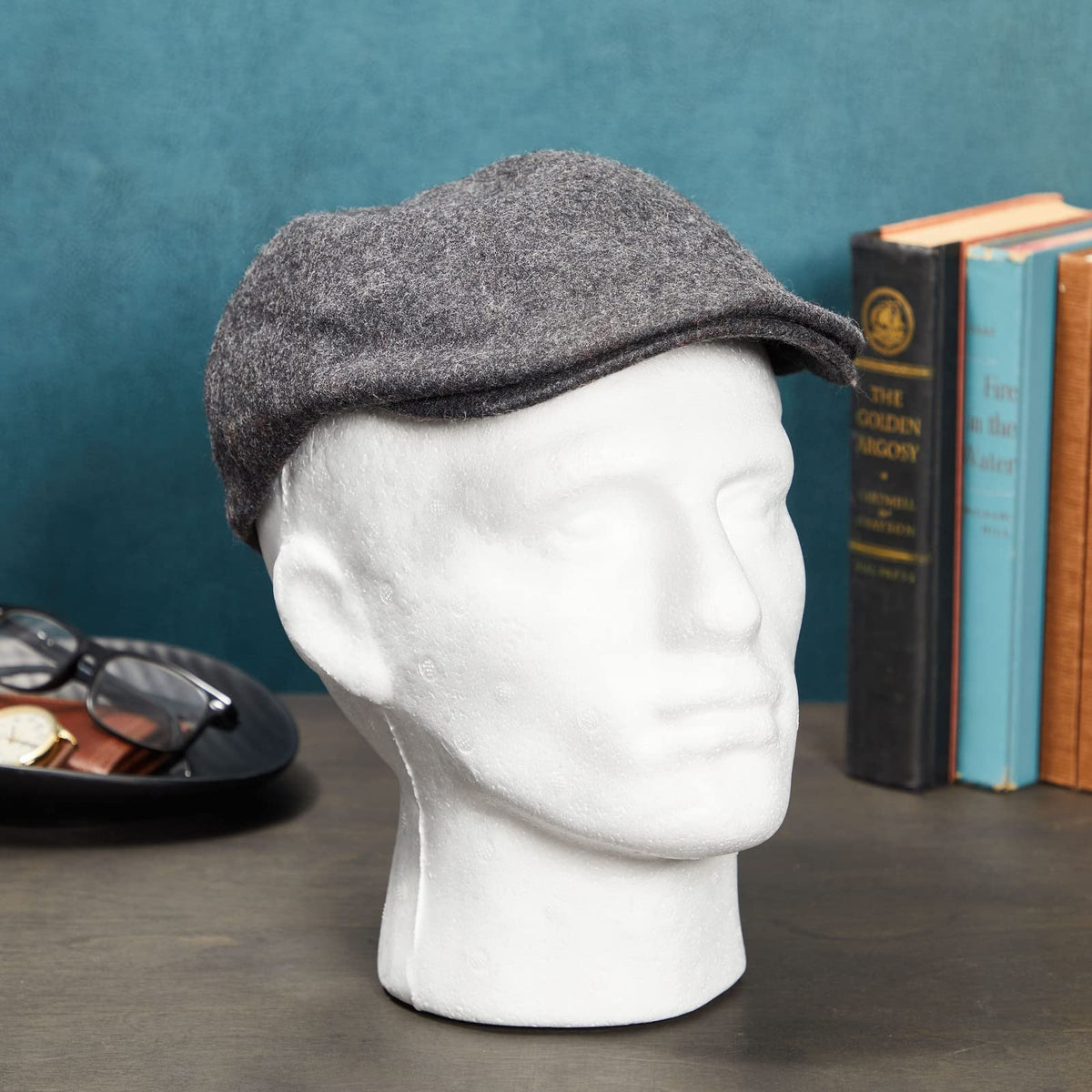 Juvale Foam Head side view with a smooth surface