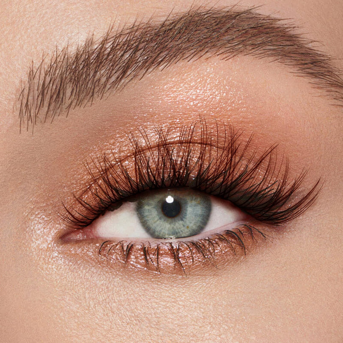 KEYYOU Fairy Lash Clusters Kit in lifestyle setting
