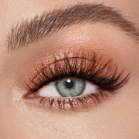 KEYYOU Fairy Lash Clusters Kit in lifestyle setting