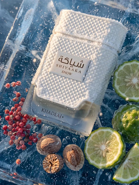 Khadlaj Shiyaaka Snow Eau de Parfum spray action