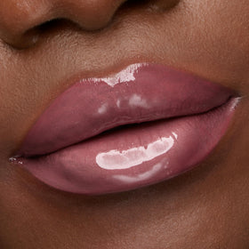 Kiko Milano Unlimited Double Touch Liquid Lipstick close-up of lip gloss
