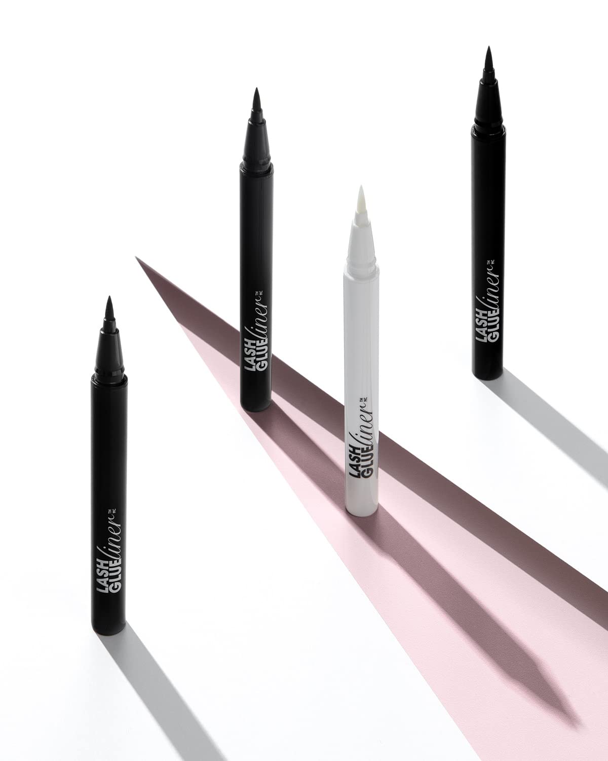 KISS Lash Glue Liner Black matte finish swatch