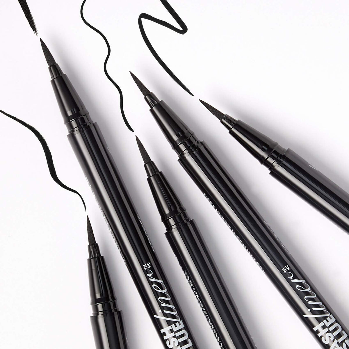 KISS Lash Glue Liner Black with false eyelashes