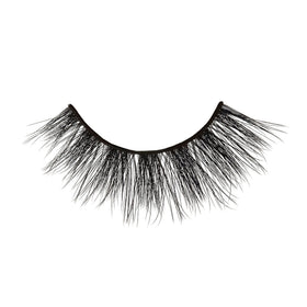 KISS LuXtensions Cashmere False Eyelashes on model