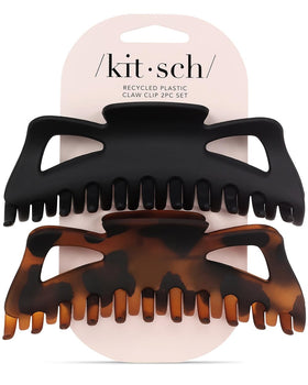 Kitsch Claw Clips in use at a casual outdoor event