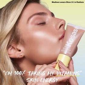 Kosas Glow I.V. Face Illuminator Reflect in natural light