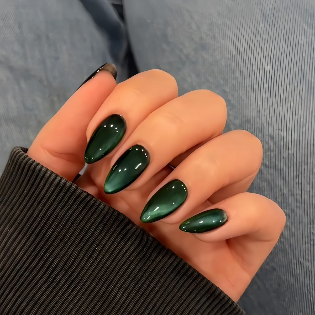 KQueenest Cat Eye Press on Nails Almond 30 Pcs glitter green front view