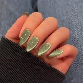 KQueenest Cat Eye Press on Nails light green almond shape front view