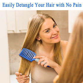 KTKUDY Detangling Brush on wet hair showing detangling ability