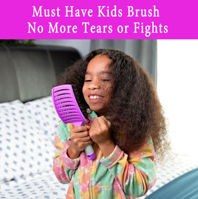KTKUDY Detangling Brush with close-up of nylon bristles