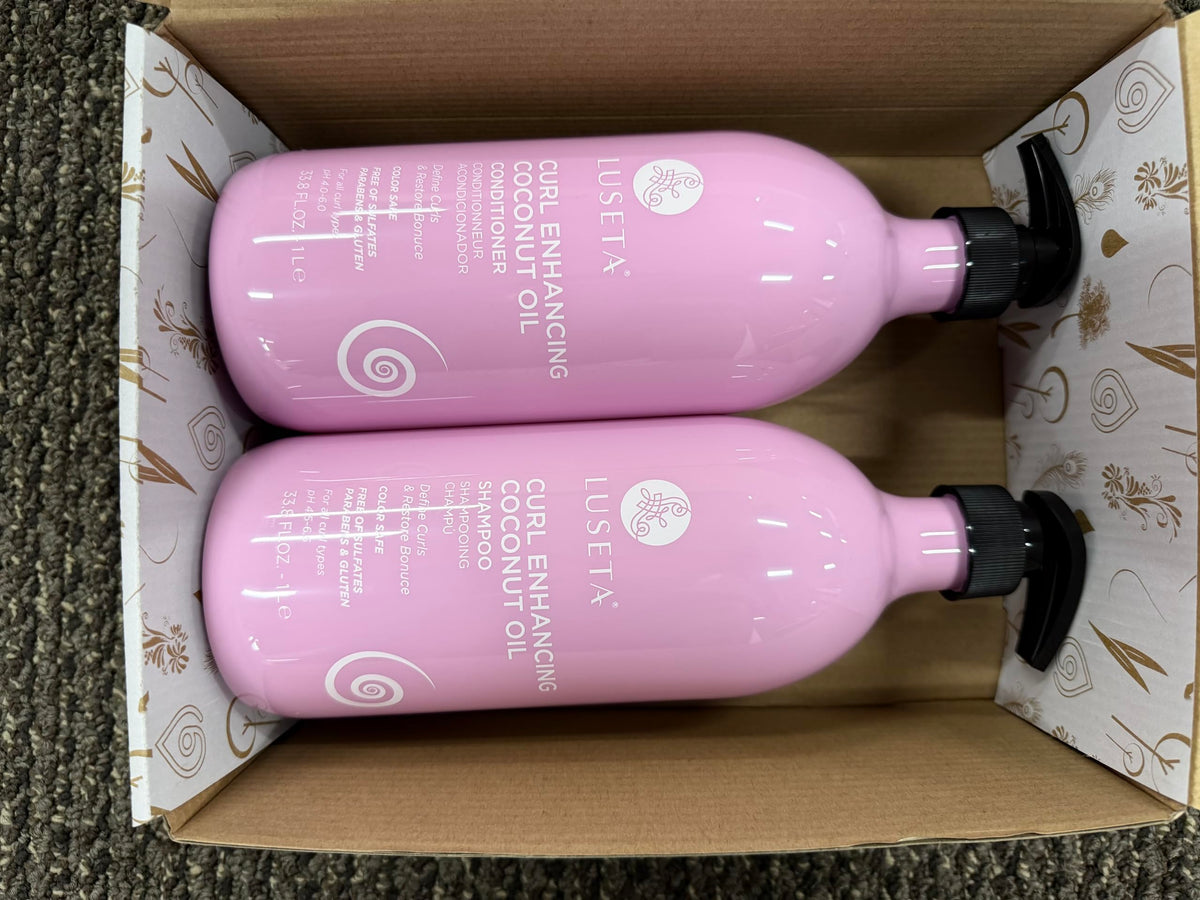 L LUSETA Curly Hair Shampoo and Conditioner Set lifestyle scene