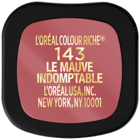 L'Oreal Paris Colour Riche Matte Lipstick lifestyle scene