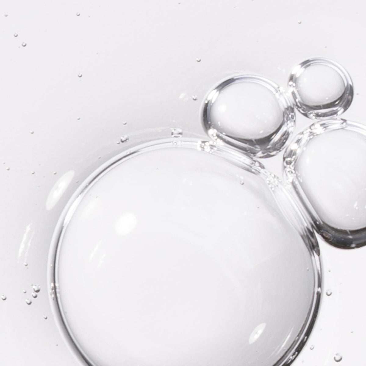 L'Oreal Paris Elvive Hyaluron + Pure Oil Erasing Scalp Serum in bathroom setting