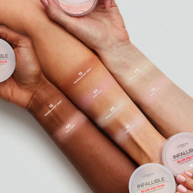 L'Oreal Paris Infallible Blur-fection Setting Powder on makeup table