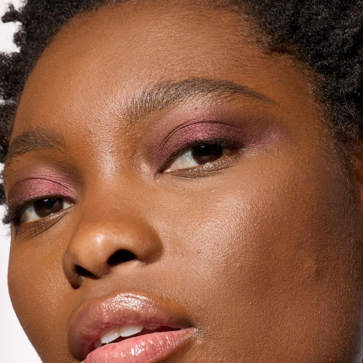 L'Oreal Paris Le Shadow Stick Eyeshadow 125 Starry Bordeaux with other makeup products