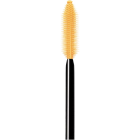 L'Oreal Paris mascara application on lashes, showing volume