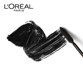 L'Oreal Paris Volume Million Lashes Mascara Extra Black application on lashes