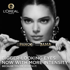 L'Oreal Paris Voluminous Panorama Mascara applied on lashes