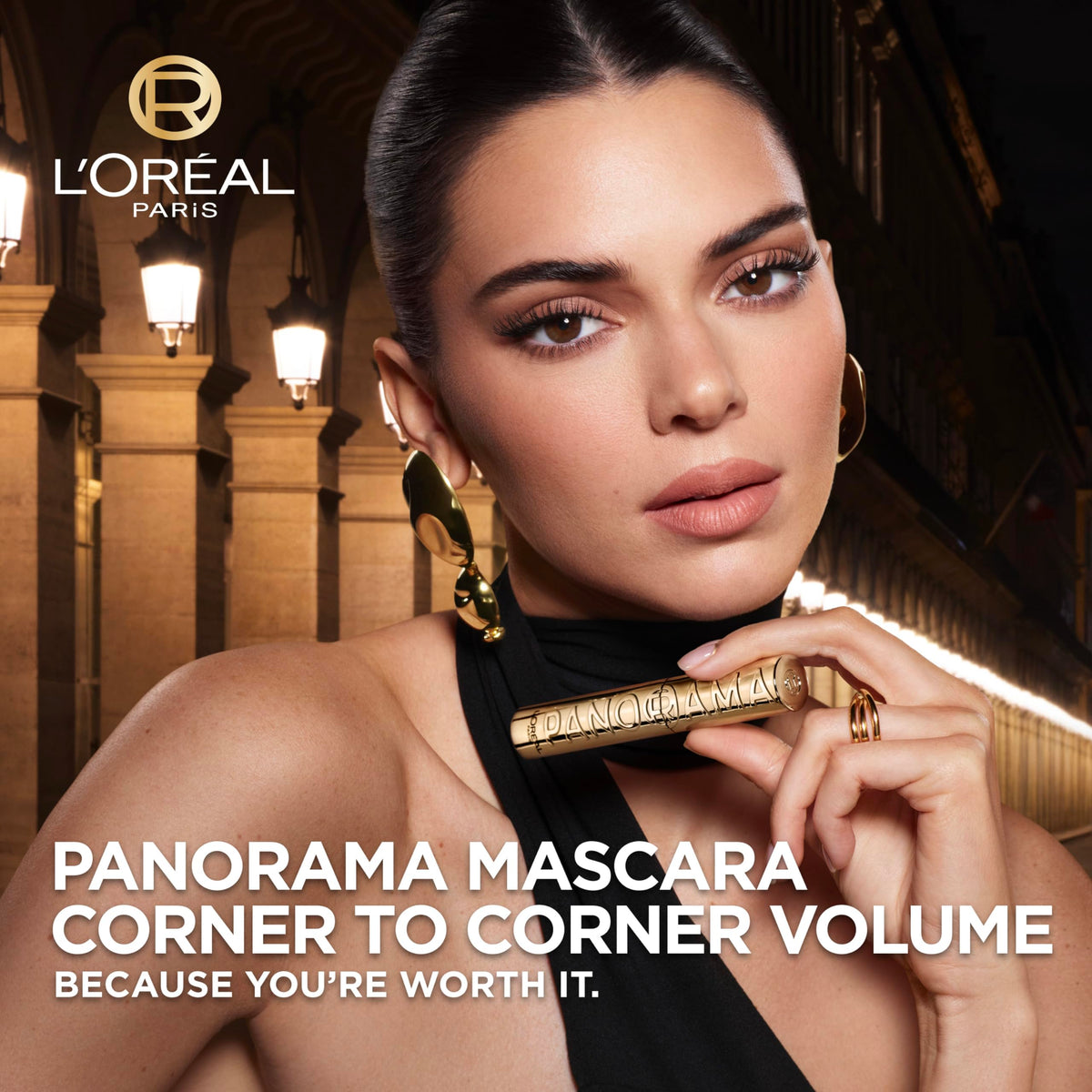 L'Oreal Paris Voluminous Panorama Mascara Blackest Black multi-level bristle brush close-up