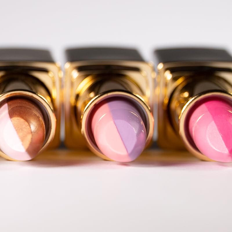 L'Paige Pink/Frost Split Lipstick close-up of aloe vera moisturizing formula