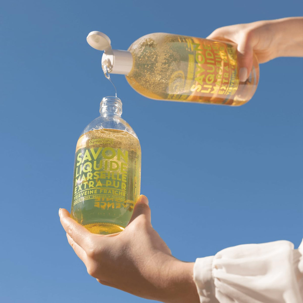 La Compagnie de Provence Fresh Verbena Liquid Soap refill bottle cap detail