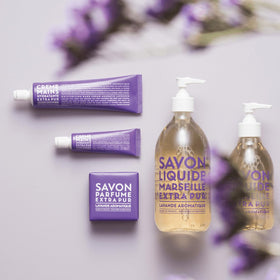 La Compagnie de Provence Lavender Liquid Soap with lavender flowers