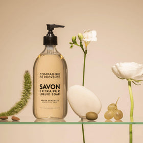 La Compagnie de Provence Liquid Soap ingredients close-up