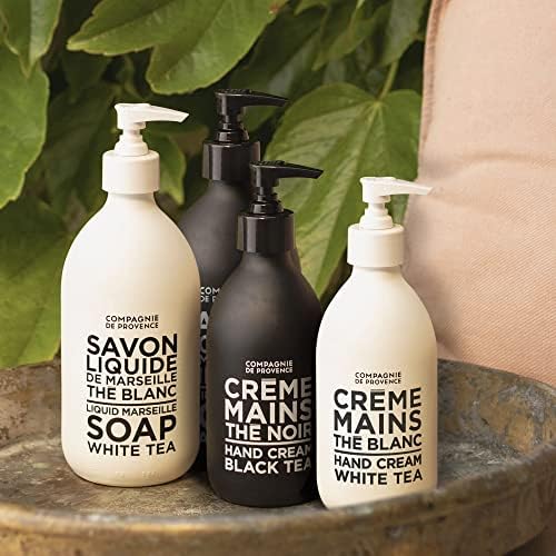 La Compagnie de Provence Liquid Soap White Tea showing texture on hand