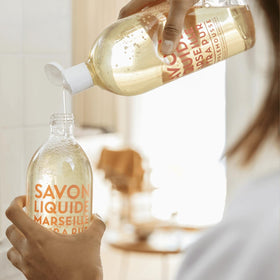 La Compagnie de Provence Luxe Liquid Soap Pink Grapefruit with soft foam