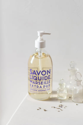 La Compagnie de Provence Marseille Liquid Soap Aromatic Lavender bottle side view