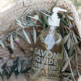 La Compagnie de Provence Savon de Marseille Olive Wood Liquid Soap side view